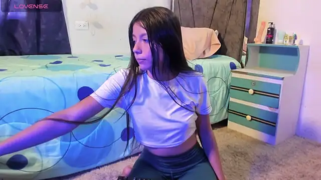 Charllote Evans online show from 10/28/25, 03:36