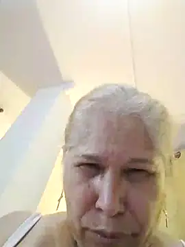 girl amada online show from 10/30/25, 05:24