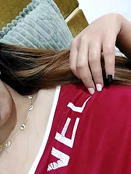 Snapshot of 7alawa-44 chatting on 10/29/25, 01:35 7alawa-44 online show from 10/29/25, 01:35