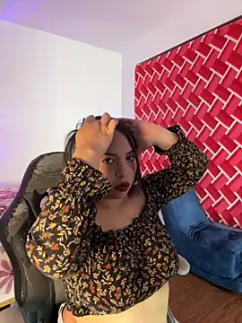 emiily15   online show from 10/02/25, 07:21