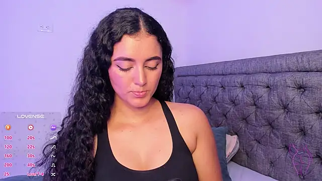 Snapshot of Adhara-zanne chatting on 11/08/25, 04:12 Adhara-zanne online show from 11/08/25, 04:12