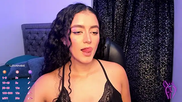 Snapshot of Adhara-zanne chatting on 11/28/25, 09:06 Adhara-zanne online show from 11/28/25, 09:06