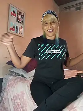 Snapshot of Goodgirlsue_77 chatting on 11/07/25, 11:43 Goodgirlsue 77 online show from 11/07/25, 11:43