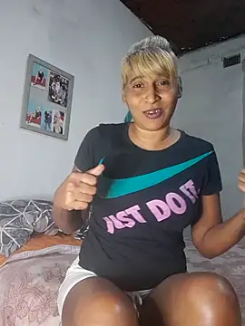 Snapshot of Goodgirlsue_77 chatting on 11/30/25, 06:45 Goodgirlsue 77 online show from 11/30/25, 06:45