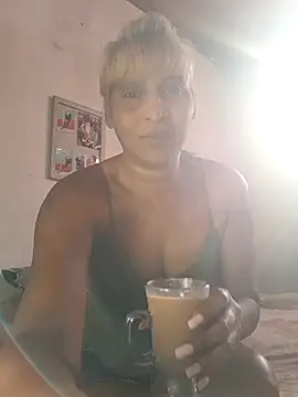 Snapshot of Goodgirlsue_77 chatting on 12/05/25, 04:43 Goodgirlsue 77 online show from 12/05/25, 04:43