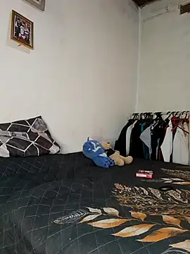 Goodgirlsue 77 online show from 04/24/26, 06:27