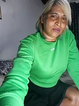 Goodgirlsue 77 online show from 06/25/26, 12:42
