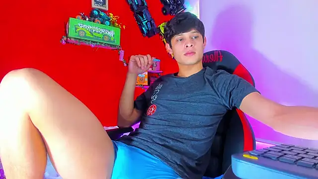 LilOwen  online show from 10/17/25, 07:05