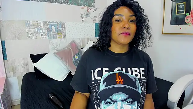 Isla Scott online show from 01/13/25, 11:30