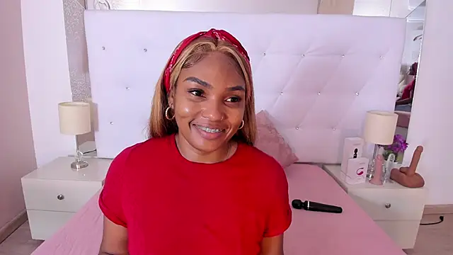 Snapshot of Isla_Scott chatting on 11/29/25, 11:13 Isla Scott online show from 11/29/25, 11:13