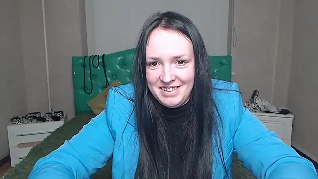 IsabelBlackberry online show from 12/15/24, 03:20