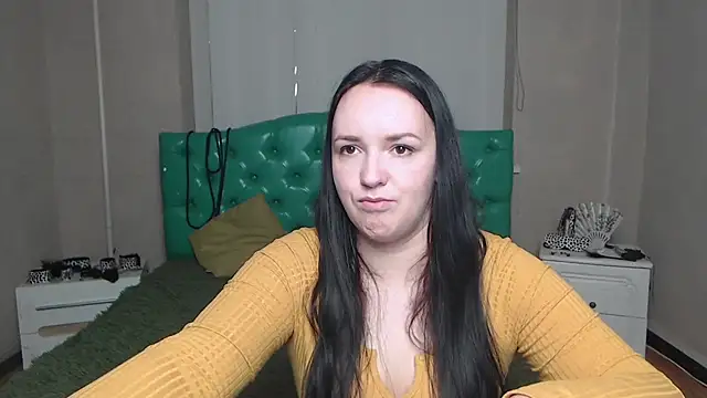 IsabelBlackberry online show from 12/16/24, 06:21