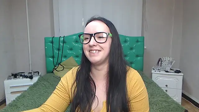 IsabelBlackberry online show from 12/16/24, 09:24