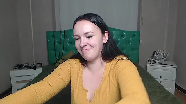 IsabelBlackberry online show from 12/16/24, 03:32