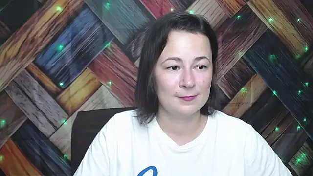 Snapshot of MarieSho chatting on 09/17/25, 05:03 MarieSho online show from 09/17/25, 05:03