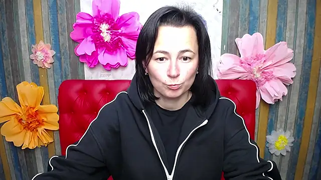 Snapshot of MarieSho chatting on 10/12/25, 05:12 MarieSho online show from 10/12/25, 05:12