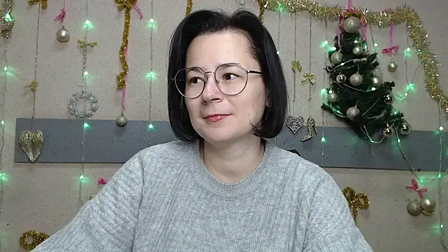 Snapshot of MarieSho chatting on 12/17/25, 06:03 MarieSho online show from 12/17/25, 06:03