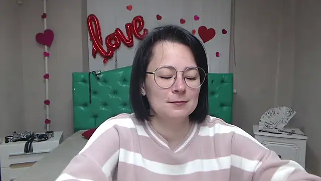 Snapshot of MarieSho chatting on 04/29/26, 06:17 MarieSho online show from 04/29/26, 06:17
