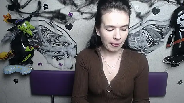 JasmineKouch online show from 11/08/25, 06:35