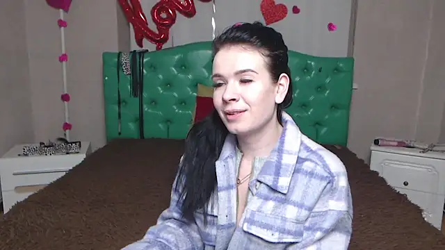 Snapshot of JasmineKouch chatting on 02/07/26, 06:22 JasmineKouch online show from 02/07/26, 06:22