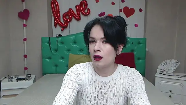 Snapshot of JasmineKouch chatting on 04/11/26, 05:34 JasmineKouch online show from 04/11/26, 05:34