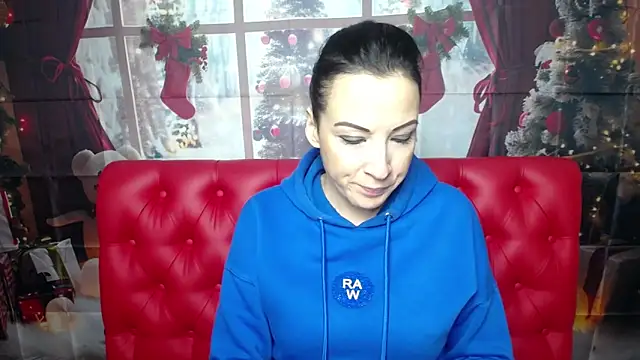 Snapshot of ElizabethSho chatting on 12/15/25, 06:12 ElizabethSho online show from 12/15/25, 06:12
