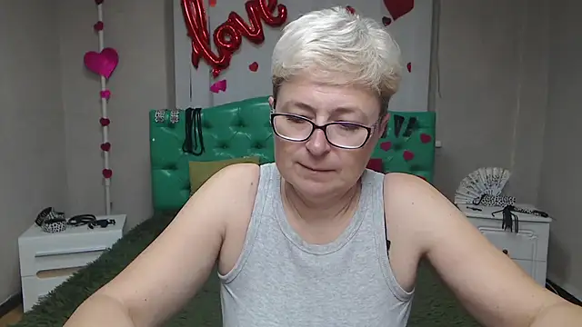 EmiliaGree online show from 10/11/25, 05:17