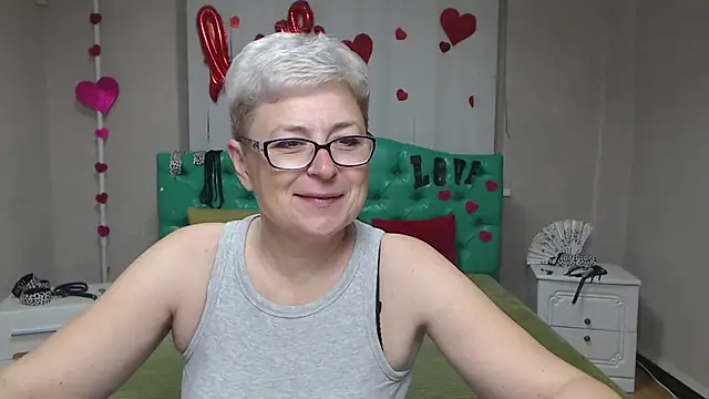 EmiliaGree online show from 10/19/25, 05:08