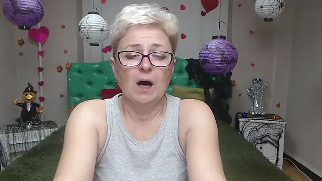 EmiliaGree online show from 11/03/25, 06:09