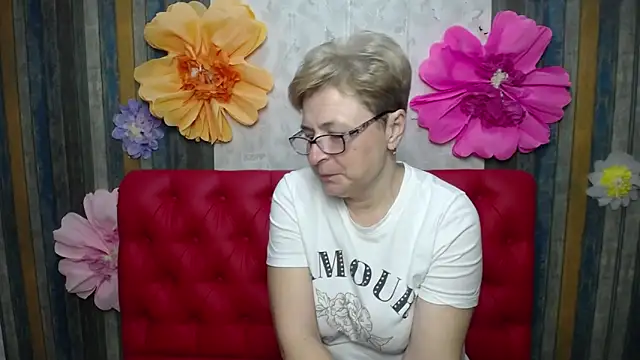 Snapshot of EmiliaGree chatting on 05/08/26, 05:07 EmiliaGree online show from 05/08/26, 05:07