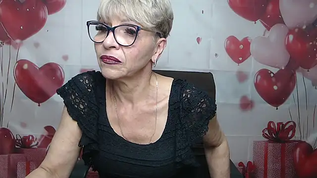 Snapshot of EllaBonito chatting on 05/19/26, 05:47 EllaBonito online show from 05/19/26, 05:47