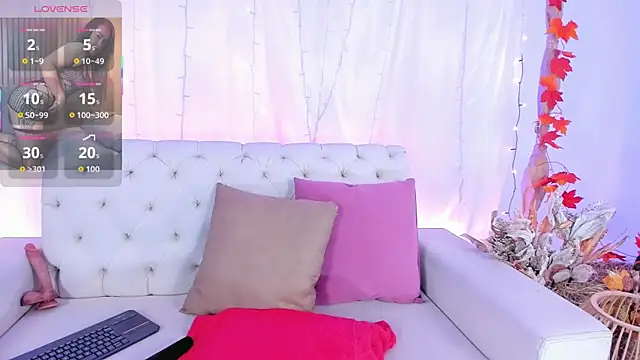 Snapshot of celestelewis chatting on 10/30/25, 07:47 celestelewis online show from 10/30/25, 07:47