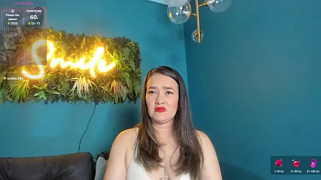 Snapshot of celestelewis chatting on 12/13/25, 07:53 celestelewis online show from 12/13/25, 07:53