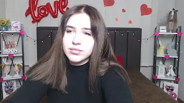 LauraHlot online show from 02/15/25, 09:48