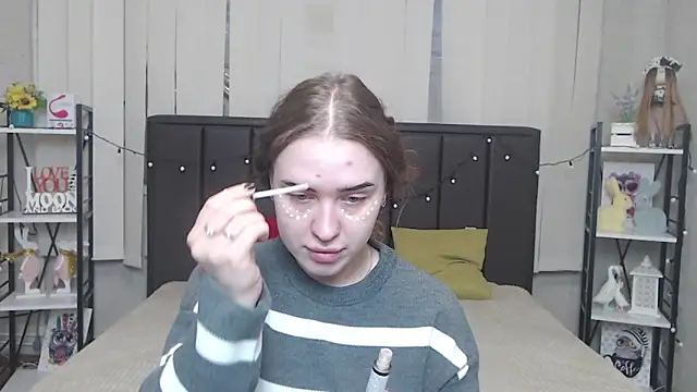 LauraHlot online show from 09/29/25, 05:56