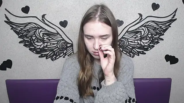 LauraHlot online show from 10/05/25, 05:39