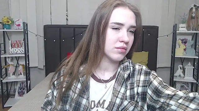 LauraHlot online show from 10/19/25, 05:52