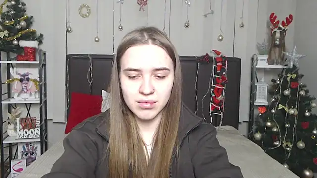 LauraHlot online show from 12/14/25, 06:30