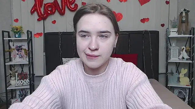 LauraHlot online show from 02/11/26, 08:36