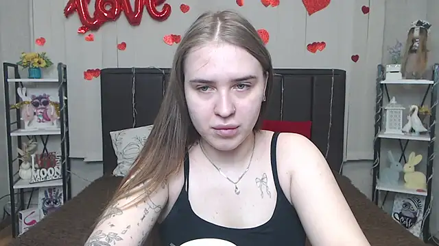 LauraHlot online show from 05/23/26, 06:01