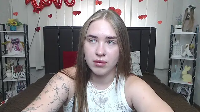 LauraHlot online show from 07/08/26, 05:45