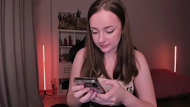 Snapshot of WalkingGirl chatting on 01/29/25, 07:00 WalkingGirl online show from 01/29/25, 07:00