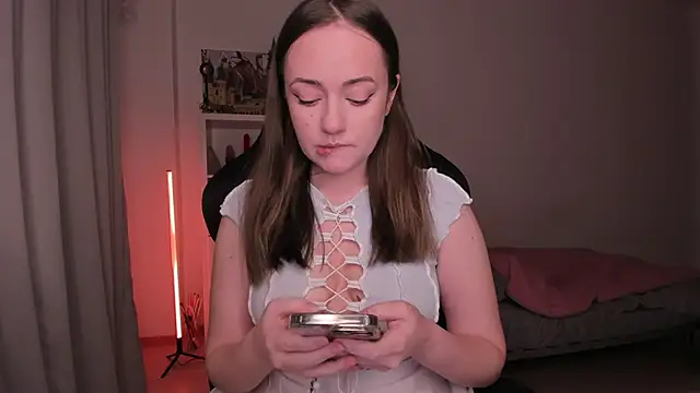 Snapshot of WalkingGirl chatting on 02/02/25, 06:42 WalkingGirl online show from 02/02/25, 06:42