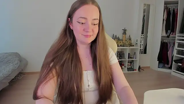 WalkingGirl online show from 06/22/26, 12:57
