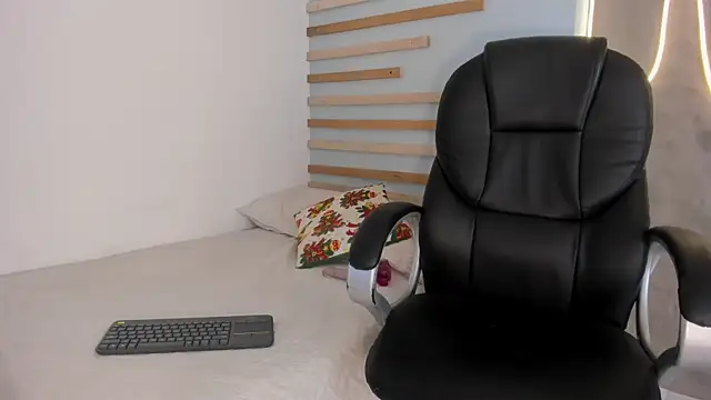 Snapshot of Sofia__rivera chatting on 12/16/24, 08:05 Sofia  rivera online show from 12/16/24, 08:05