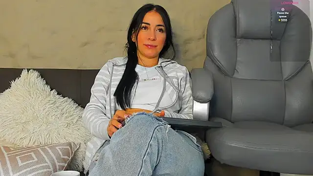 Snapshot of Sofia__rivera chatting on 12/31/24, 11:31 Sofia  rivera online show from 12/31/24, 11:31