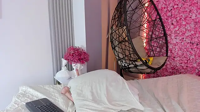 Snapshot of Sofia__rivera chatting on 03/22/25, 10:48 Sofia  rivera online show from 03/22/25, 10:48