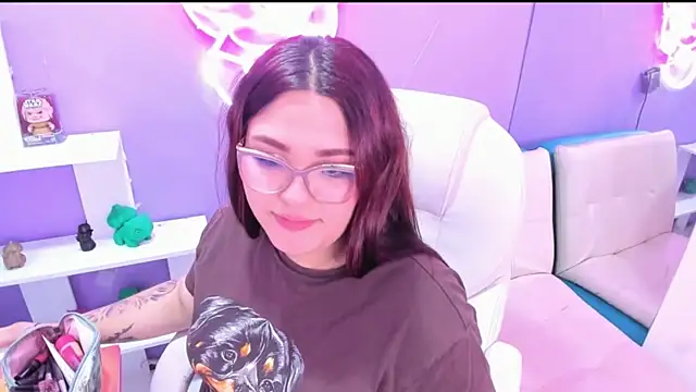 Camiila Osorio online show from 09/18/25, 07:38