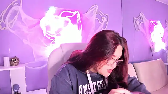 Snapshot of Camiila_Osorio chatting on 10/30/25, 07:36 Camiila Osorio online show from 10/30/25, 07:36