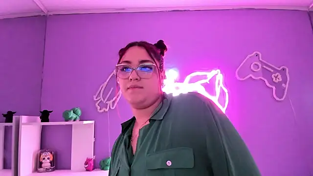 Snapshot of Camiila_Osorio chatting on 11/06/25, 07:26 Camiila Osorio online show from 11/06/25, 07:26